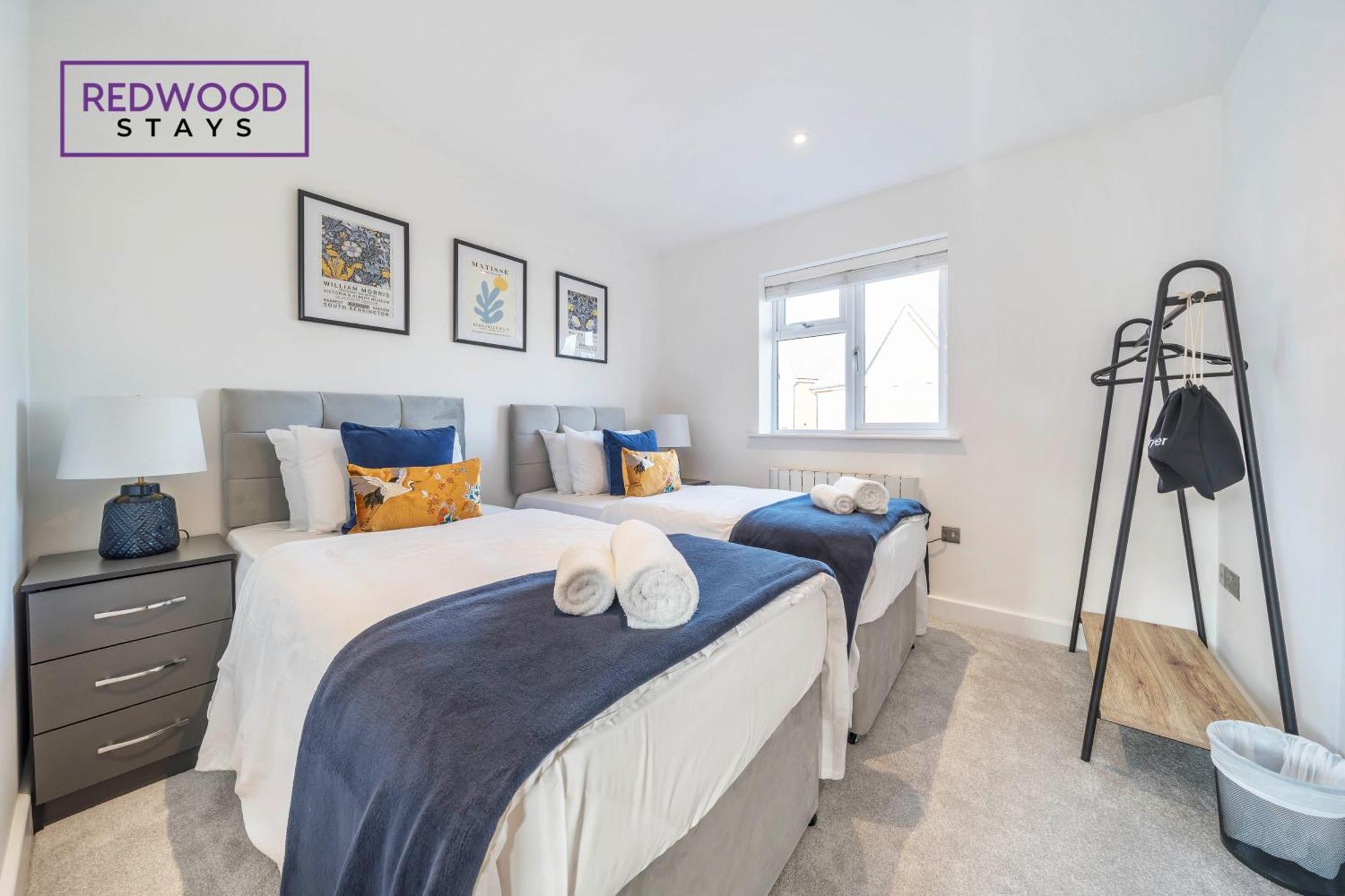 Redwood Stays: Modern Serviced With Free Parking & Streaming Basingstoke