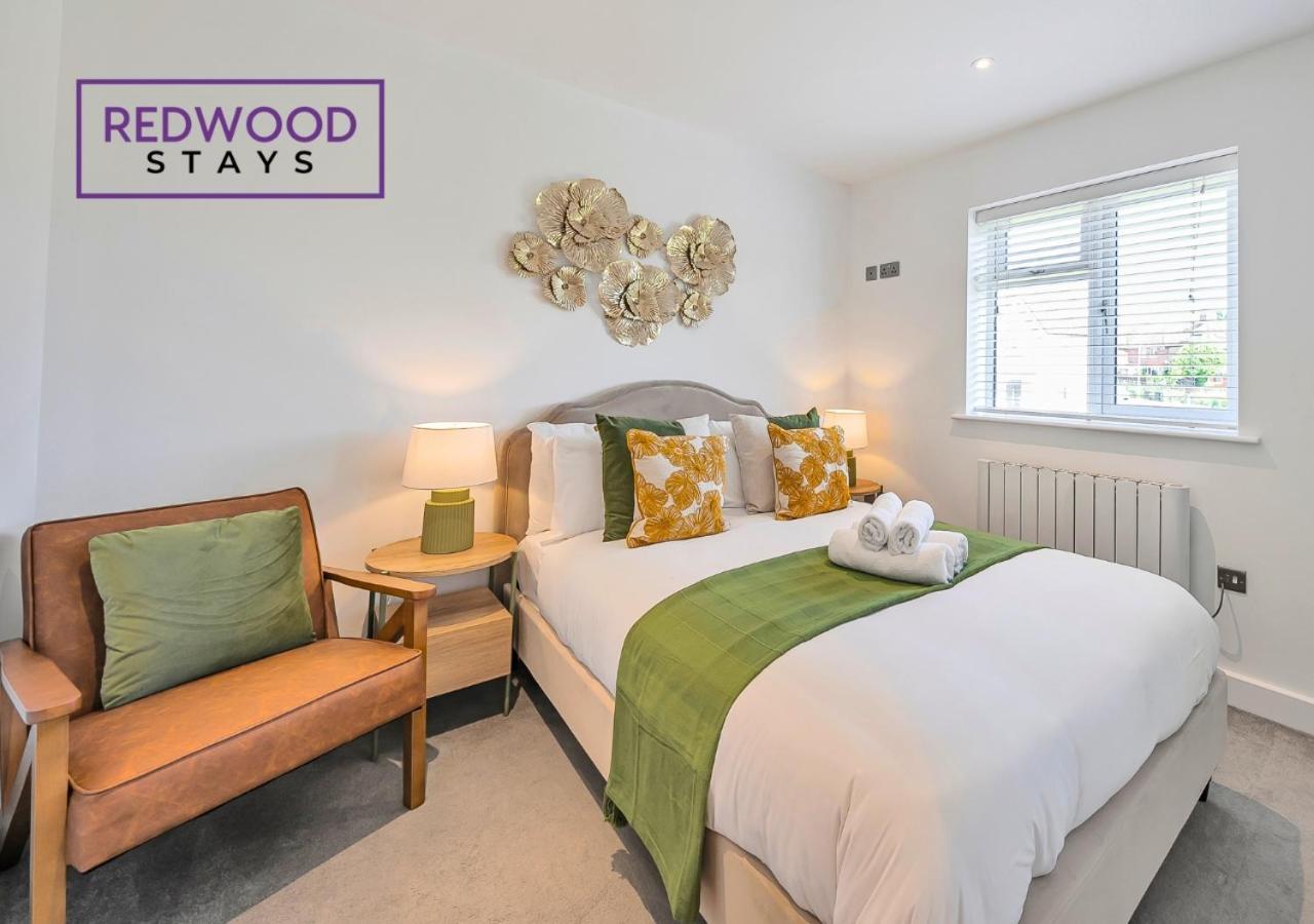 Redwood Stays: Modern Serviced With Free Parking & Streaming Basingstoke
