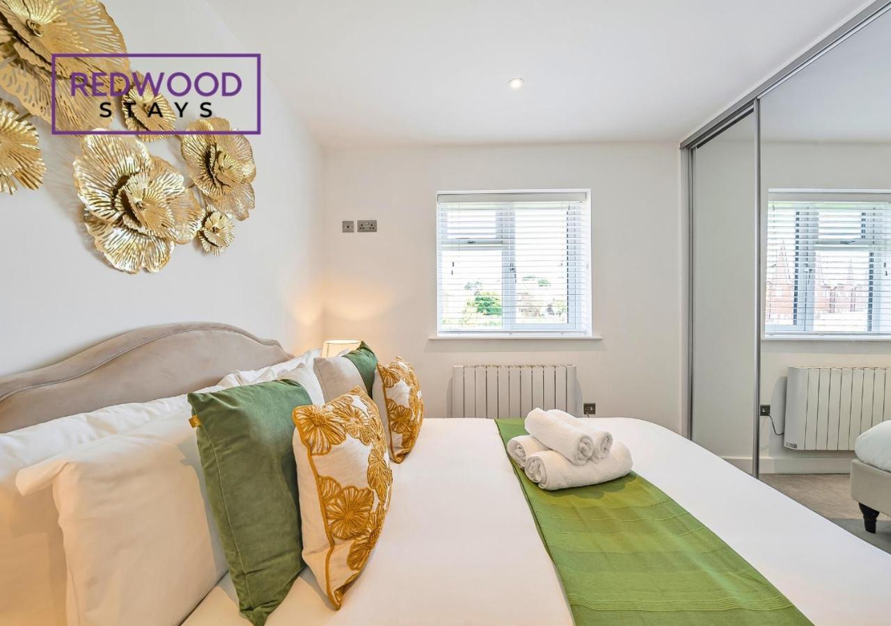 Redwood Stays: Modern Serviced With Free Parking & Streaming *